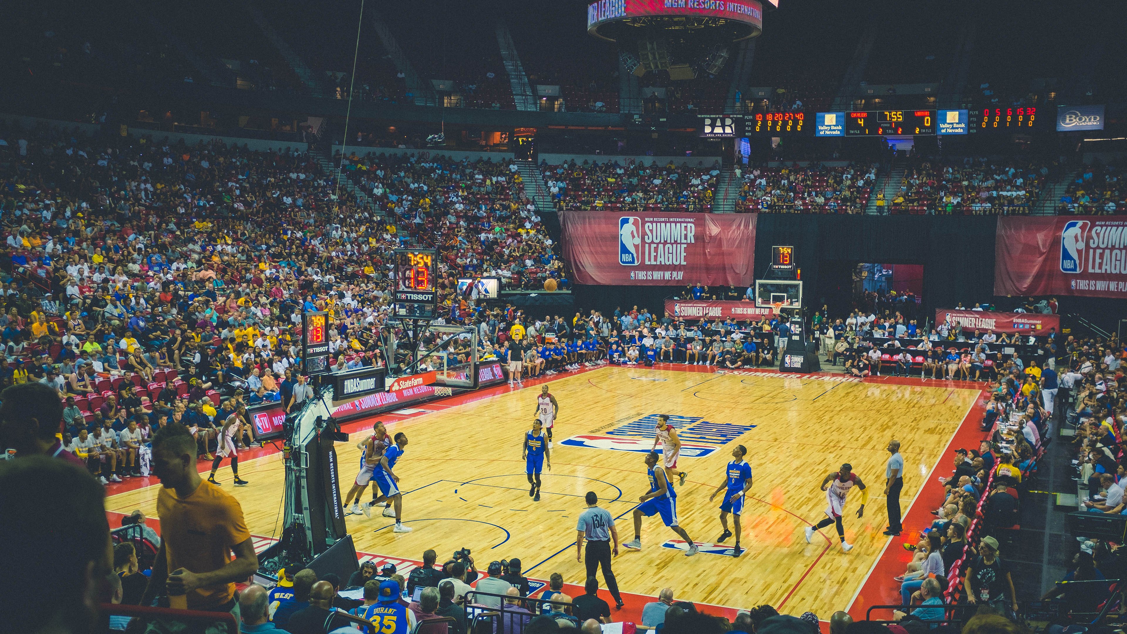 掘金翻盘国王，库里在防守端如何锁死对手