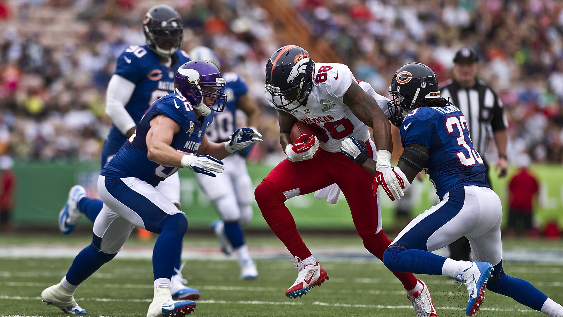 爵士斩落湖人，布克关键进球定乾坤，一场定义赛季的经典对决